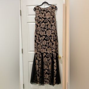 Long ,formal dress by Alex collection.Size 16